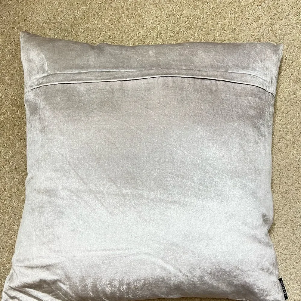 2 Safavieh Silver and Cream Textured Pillow 22X22 Luxury Accent Pillow modern